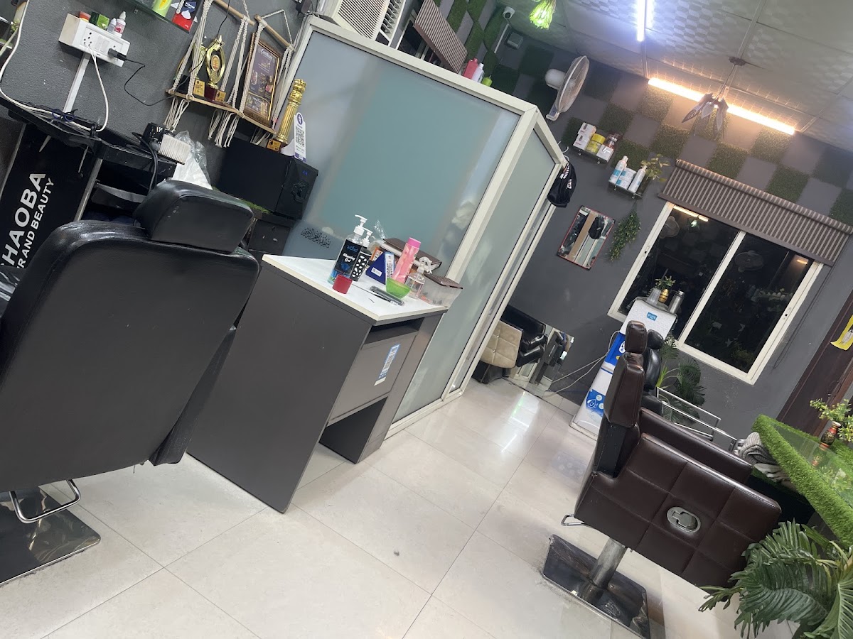 Studio & Stations