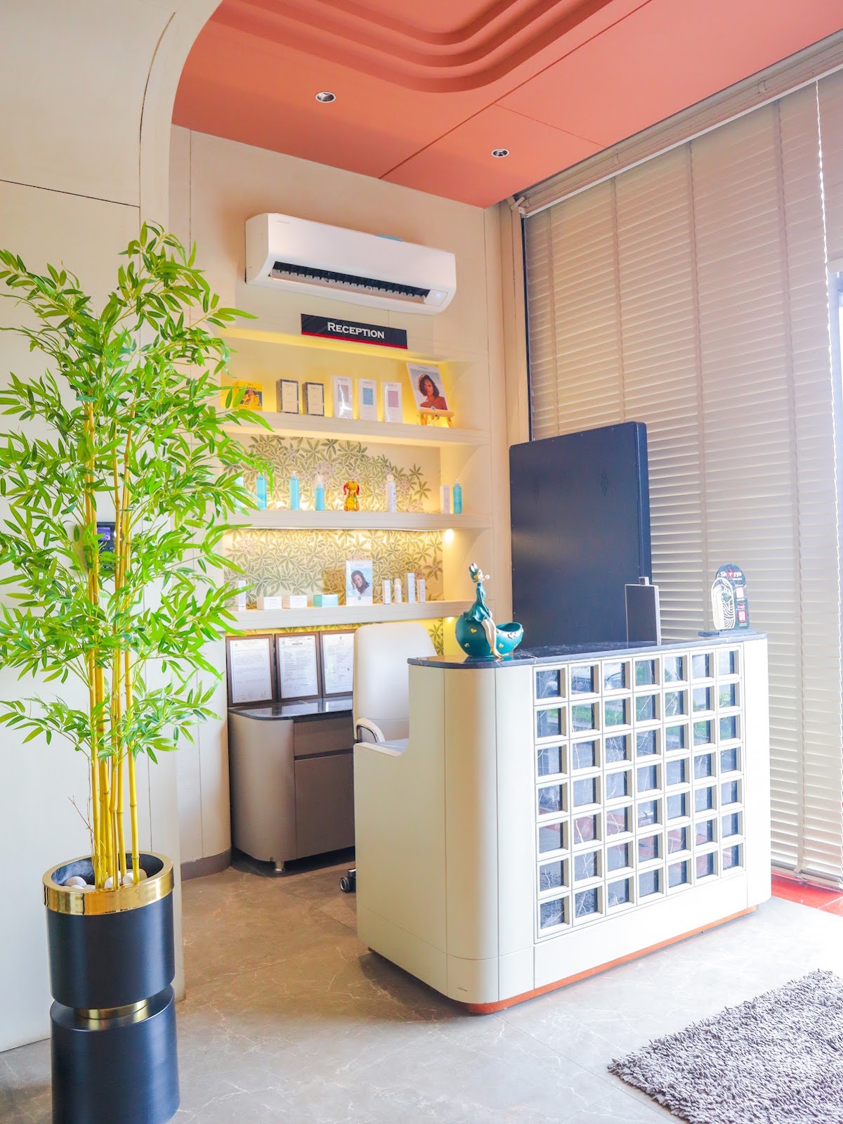 Shavarya - Unisex Salon